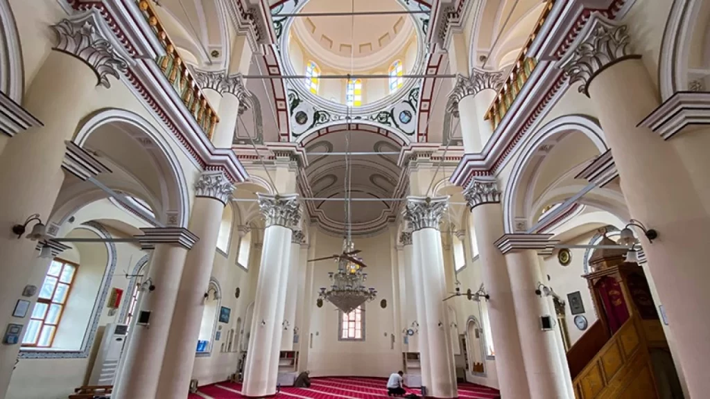 Ayvalık Saatli Cami